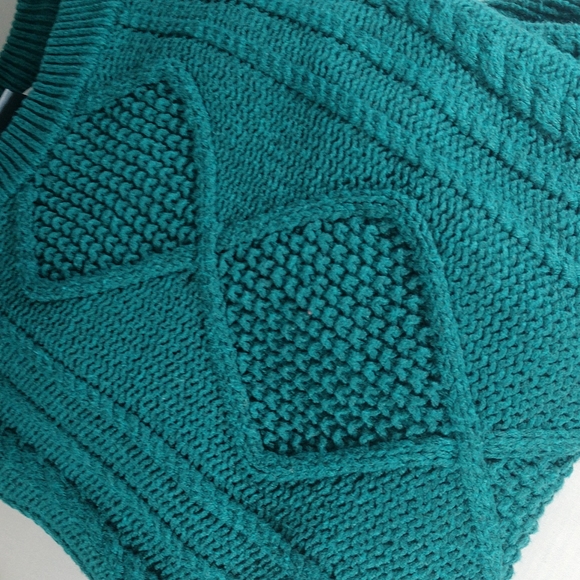 Old Navy Beautiful Sweater - Picture 2 of 7